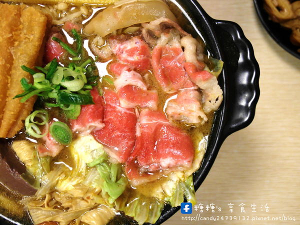 那個鍋(東海店)：〖台中│美食〗那個鍋(東海店) ❤ 麻辣小火鍋~湯頭獨特，料多實在，還有那個麵X白飯免費無限量吃到飽!!