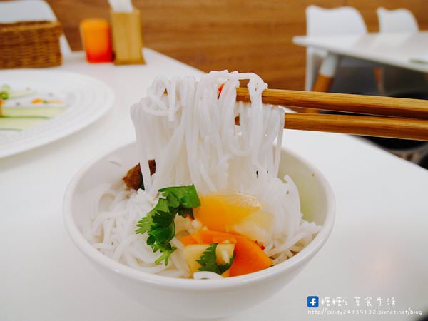 Peak Foody 品客越國頂級料理：〖台中│美食〗Peak Foody 品客越國頂級料理 ❤ 道地越南美食料理推薦~環境舒適，擺盤精緻，餐點多樣化，讓人一試成主顧!