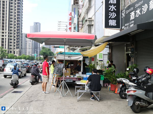 胖丁碳烤三明治：〖台中│美食〗胖丁碳烤三明治 ❤ 台中超人氣早餐推薦!!惠中路上可愛粉紅色餐車，賣著碳烤三明治及丹麥堡~激推地瓜摻堅果，是彩色吐司唷!