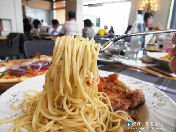 Fattys義式創意餐廳(公益店)：〖台中│美食〗Fatty's義式創意餐廳-公益店 ❤ 台中義式餐廳推薦，8款手工現做義大利麵條自由搭配，還有超好吃的披薩，內用外帶都美味，還有雙拼口味自由選喔~