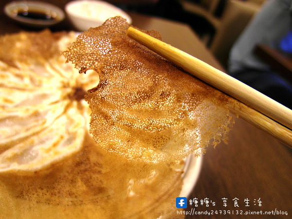 西川家-燒き餃子：〖台中│美食〗西川家-燒き餃子 ❤ 下班後的小確幸!!平價又好吃的燒餃子，還有金黃酥脆的揚餃子可以做選擇唷~