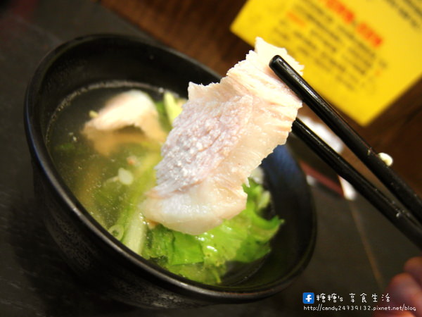 上泓園：〖台中│美食〗上泓園 ❤ 現場川燙生牛肉麵，肉質超級嫩~還有店家獨創混蛋麵!!冬天供應熱麵，夏天供應冷麵，一旁還附上美味的松板豬肉湯唷!!