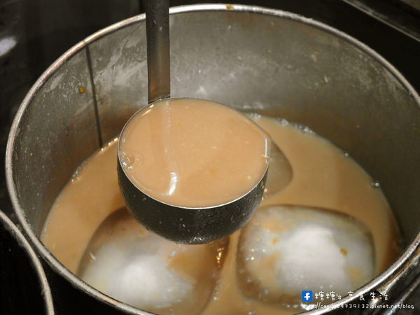 三圓古早味綠豆湯(黎明店)：〖台中│美食〗三圓古早味綠豆湯 ❤ 古早味甜湯，堅持每天新鮮現煮，不放隔夜賣!!綠豆湯消暑退火，紅豆湯養顏美容，薏仁湯美白滋潤!!