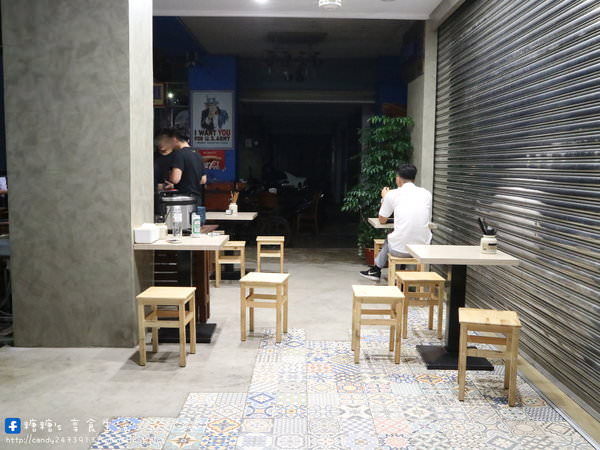 TAKU 牛丼專賣店：〖台中│美食〗TAKU 牛丼專賣店 ❤ 深夜美食推薦!!晚上九點鐘於小戶商行騎樓處準時開飯~好吃用料又實在的雪花牛丼，每日限量，想吃請趁早阿!!