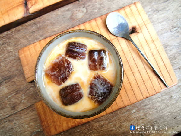 貪吃鬼甜點 食いしん坊 ku i shi n bou：〖台中│美食〗食いしん坊 ❤ 食いしん坊貪吃鬼搬新家囉~隱身於巷弄中的低調咖啡館，近中興大學!!座位數有限，無提供訂位服務唷!!激推乳酪蛋糕好好吃~