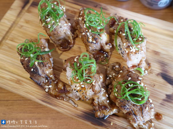 信兵衛：〖台中│美食〗信兵衛 手作丼飯壽司 ❤ 近中華夜市，CP值大破表的日式料理!!新品兵衛爆牛丼份量超實在，肉肉有夠多，還有特盛刺身，份量也超驚人~