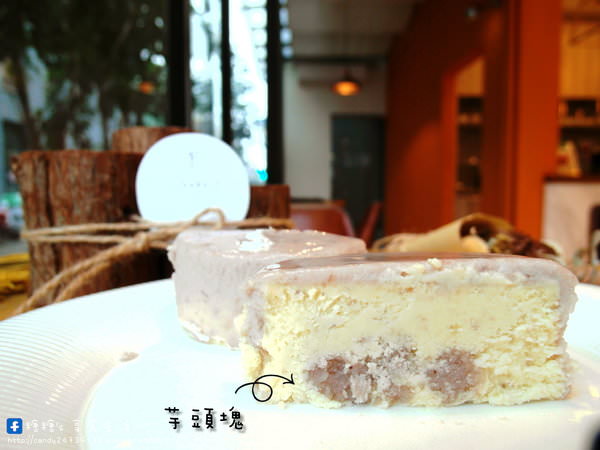 1%Bakery：〖台中│美食〗1％Bakery ❤ 台中乳酪蛋糕推薦~除了6吋蛋糕外，還有可愛迷你版的個人小蛋糕，激推特濃芋頭乳酪蛋糕，芋頭控必吃!!