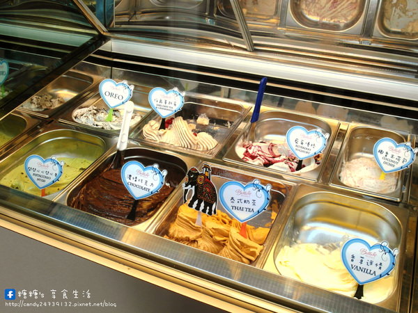 Bella Gelateria：〖台中│美食〗Bella Gelateria ❤ 耶誕限定!!超萌抹茶聖誕樹冰棒限定上市~不僅造型繽紛可愛，抹茶味也好濃郁~好吃好吃!!