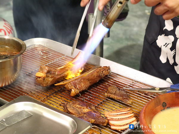 頑者炙り焼ラーメン(大里二番町)：〖台中│美食〗頑者炙燒拉麵 大里二番町 ❤ 大里深夜拉麵，於晚上六點開始開賣至凌晨一點，每日限量供應，＂頑＂售為止!!湯頭濃郁，還有現場炙燒豚肋排唷~