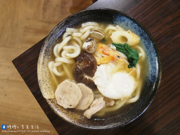 雷穀食堂：〖台中│美食〗雷穀食堂 ❤ 隱身在巷弄中的平價日式料理店~溫馨帶復古風的裝潢，裡頭擺放了老闆私藏古董電話!!激推每日限量，費時又費工的鮮燒鰻魚丼，還有咖哩飯也好好吃!!