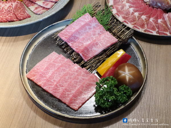 雲火日式燒肉：〖台中│美食〗雲火日式燒肉 ❤ 現在雲火燒肉也吃的到日本頂級黑毛和牛囉!!於12/22前點套餐加購680元即可享原價1980元的頂級和牛唷~