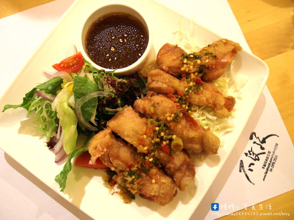 不設限食飲空間：〖台中│美食〗不設限食飲空間 ❤ 美術館旁的隱藏版美食~融合各國特色料理，餐點美味不設限，每道料理都超好吃!!