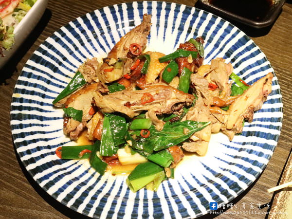 光食 料理：〖台中│美食〗光食 料理 ❤ 西屯深夜美食，近老虎城~餐點非常多樣化，烤物、炸物、炒物、煮物等美食任君挑選，宵夜小酌聚餐的好所在~