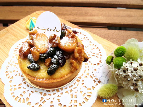 蒔初甜點 Originl'a Tart & Dessert：〖台中│美食〗蒔初二號店 ❤ 位於台中動漫彩繪巷的蒔初甜點有二店囉，地點就在一店的隔壁!!蒔初二號店甜點美味依舊不變，多了溫馨又舒適的內用環境~