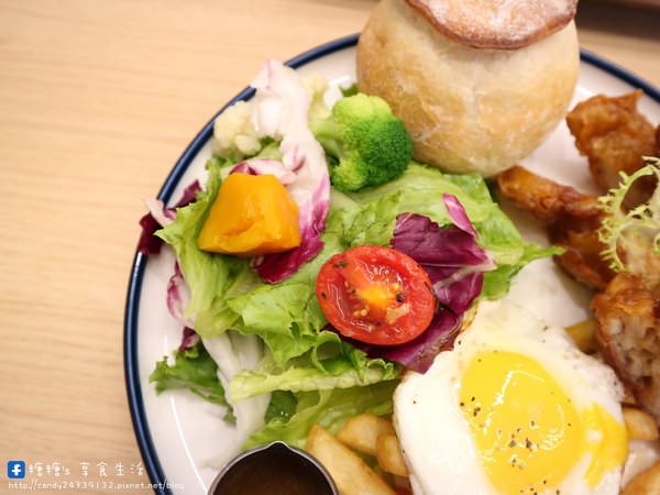 米包米食輕料理：〖台中│美食〗米包米食輕料理 ❤ 結合台灣在地食材，提供米食、麵包等輕食料理，環境清新可愛，也是間寵物友善餐廳唷~