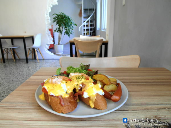 小家朝食 Homey Brunch & Café：〖台中│美食〗小家朝食 Homey Brunch &amp; Café ❤ 老宅重新改造的日式洋食早午餐~嚴選食材，份量實在，餐點也好吃!目前只開放平日訂位，假日不開放哦~